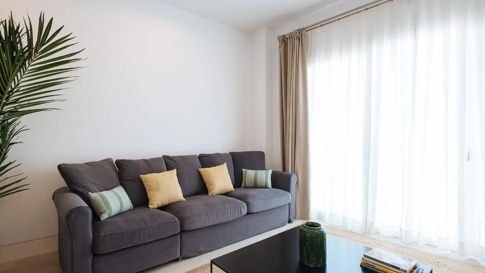Eva Recommends Castellar Pool & Terrace Apartment Seville