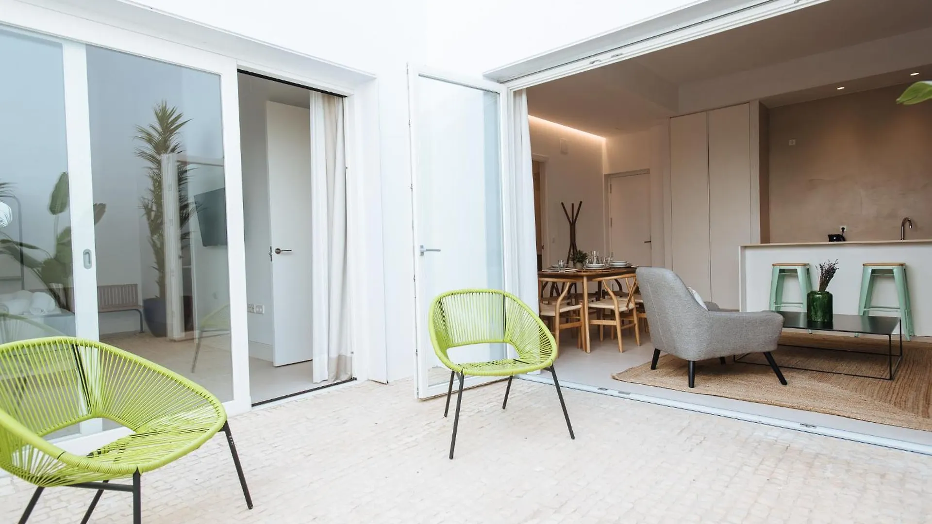 Eva Recommends Castellar Pool & Terrace Apartment Seville