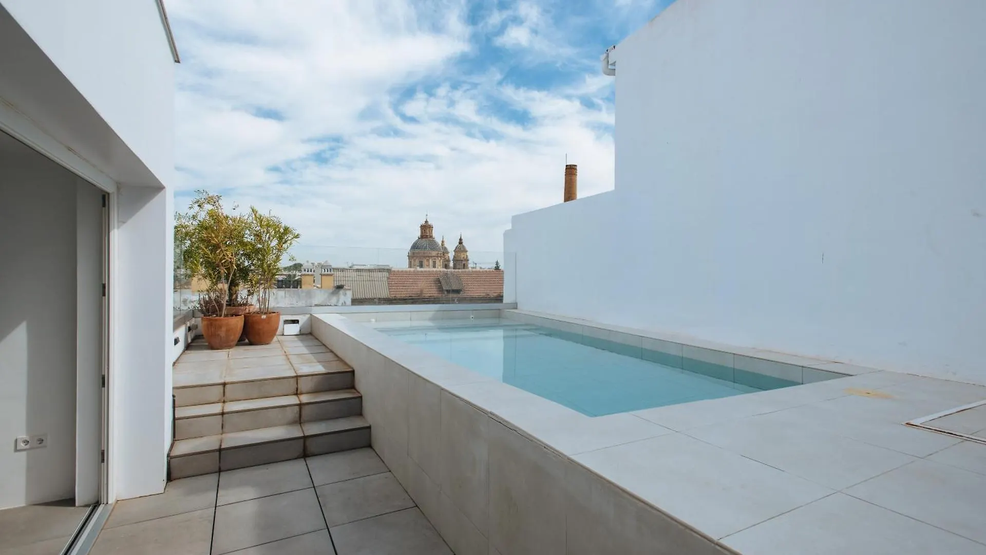 Eva Recommends Castellar Pool & Terrace location